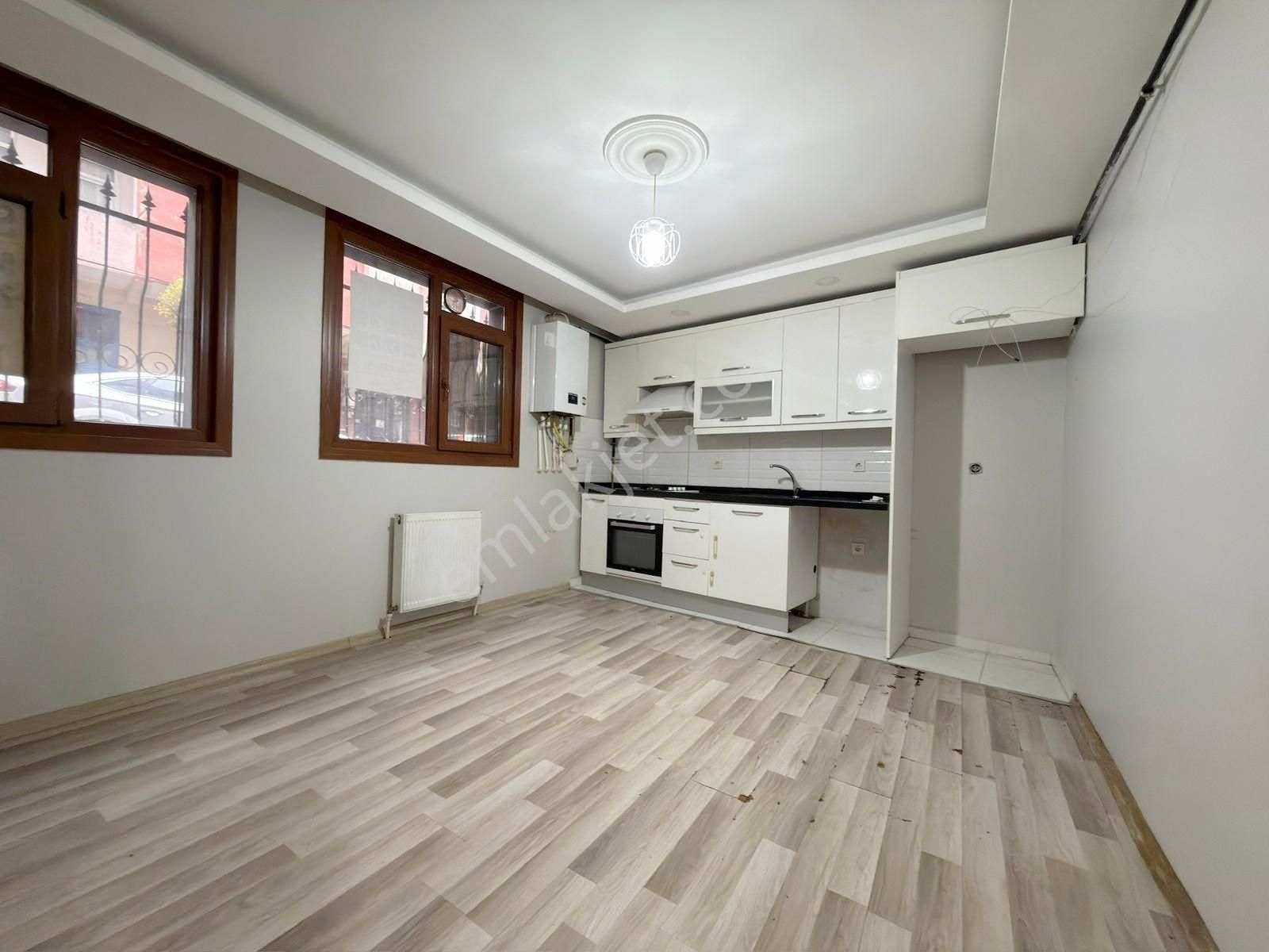 Salih Emlak 'tan Kuleli, E5, Metro Yakını 2+1 Kredili Daire - Görsel 2