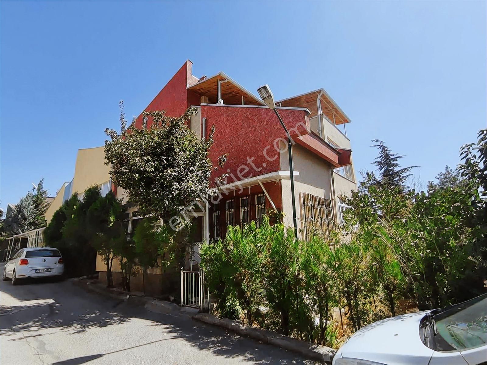 Batıkent Atlantise Yakın Saygınlarda A Tipi 5+1 Satılık Triplex - Görsel 3