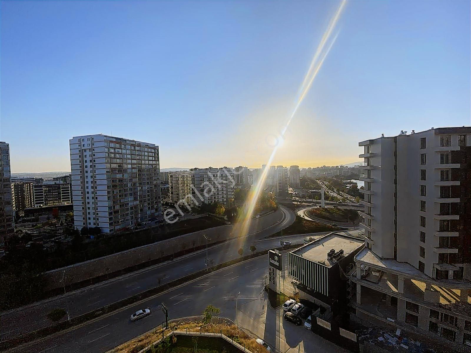 Cumhuriyet Mah. Panoramik Göl Manzaralı 4+1 Satılık Daire - Görsel 3