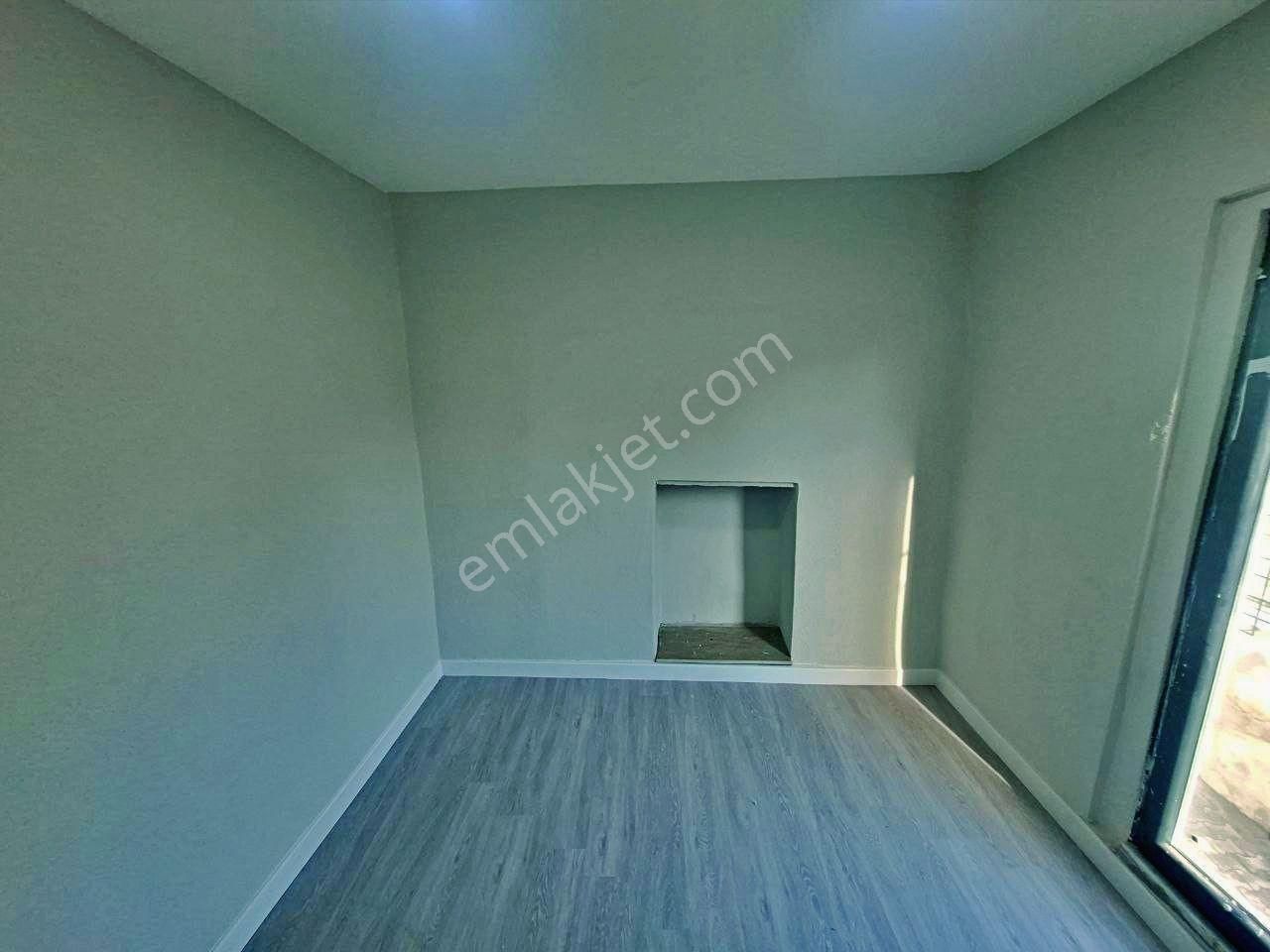 Uytundan Akçay Kızılkeçilide Mustakil Bahçeli Yenilenmiş Köy Evi - Görsel 34