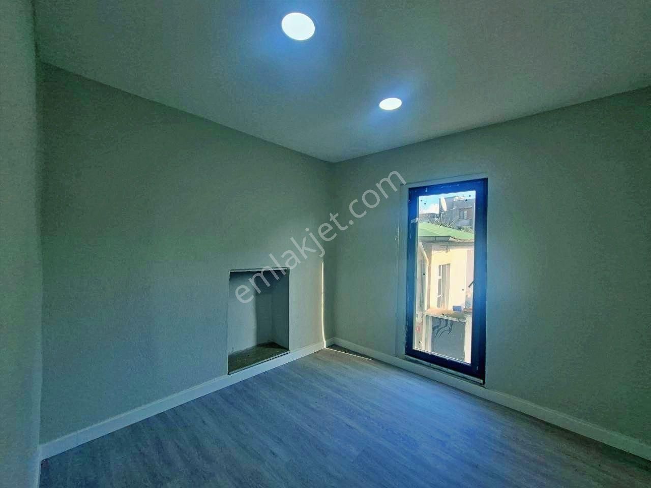 Uytundan Akçay Kızılkeçilide Mustakil Bahçeli Yenilenmiş Köy Evi - Görsel 15