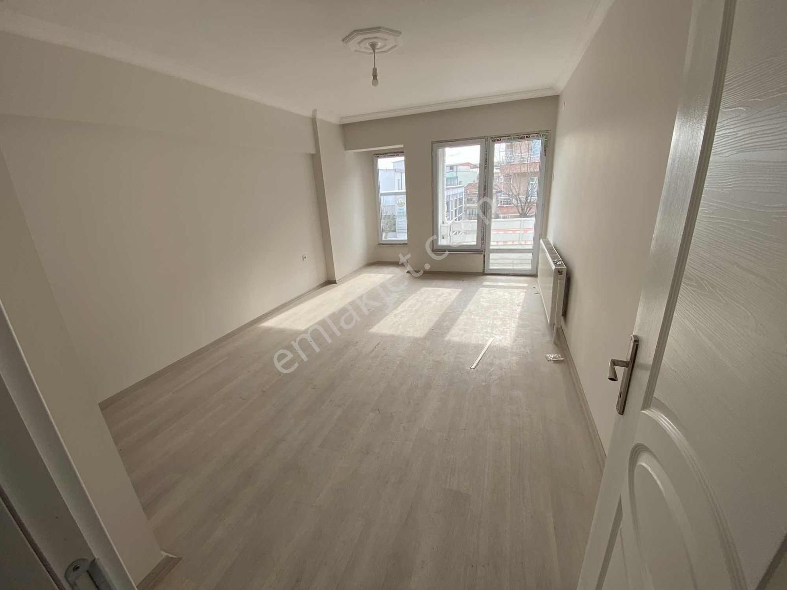 Ayhan Hepdiker Gayrımenkul Den Çarşı İçinde 3+1 130m2 Daire!