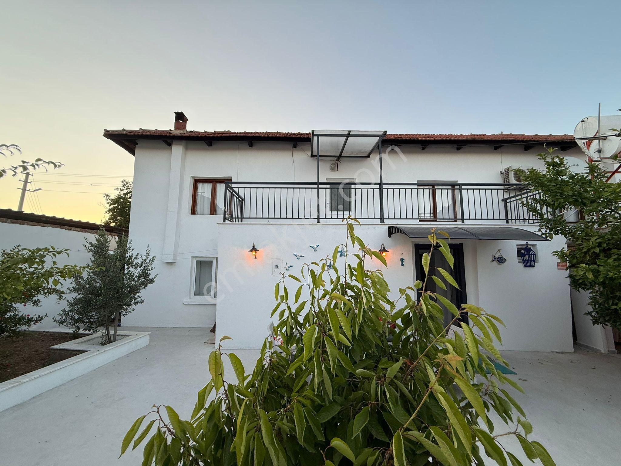 Germencik Mursallı Köyünde Satılık Bahçeli Masrafsız Müstakil Ev - Görsel 2