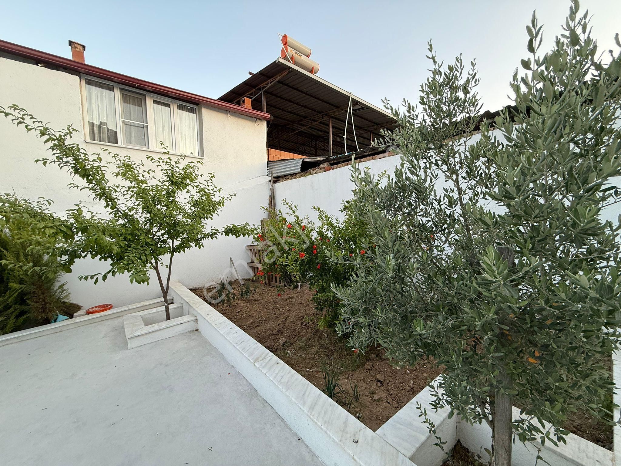 Germencik Mursallı Köyünde Satılık Bahçeli Masrafsız Müstakil Ev - Görsel 6