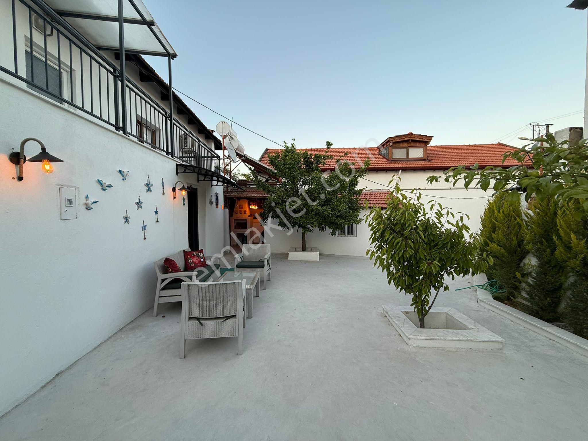 Germencik Mursallı Köyünde Satılık Bahçeli Masrafsız Müstakil Ev