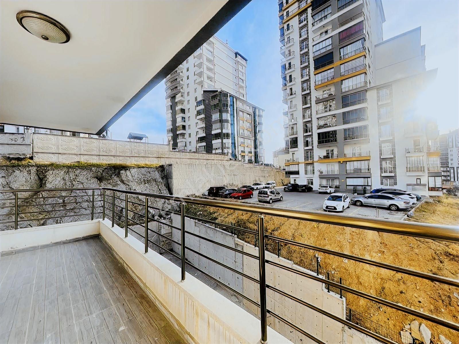 Şentepe Avcılar Kiralık 4+1 Daire - Görsel 2