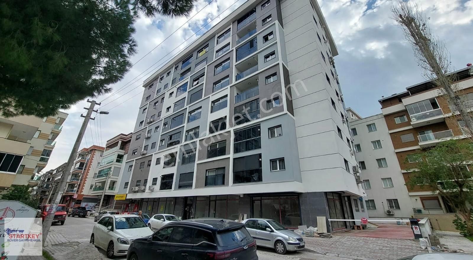 Karşıyaka Yalı Mahallesi Park Manzaralı Kiralık 3+1 Sıfır Daire