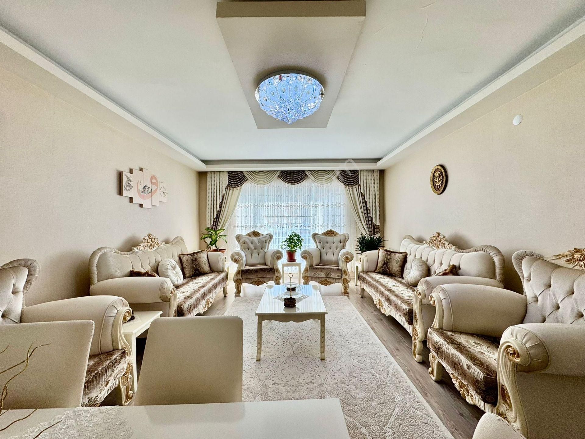 Kalecik Emlak'tan E.banyolu Full Yapılı Merkezi Sistem Kat Sitede 4+1