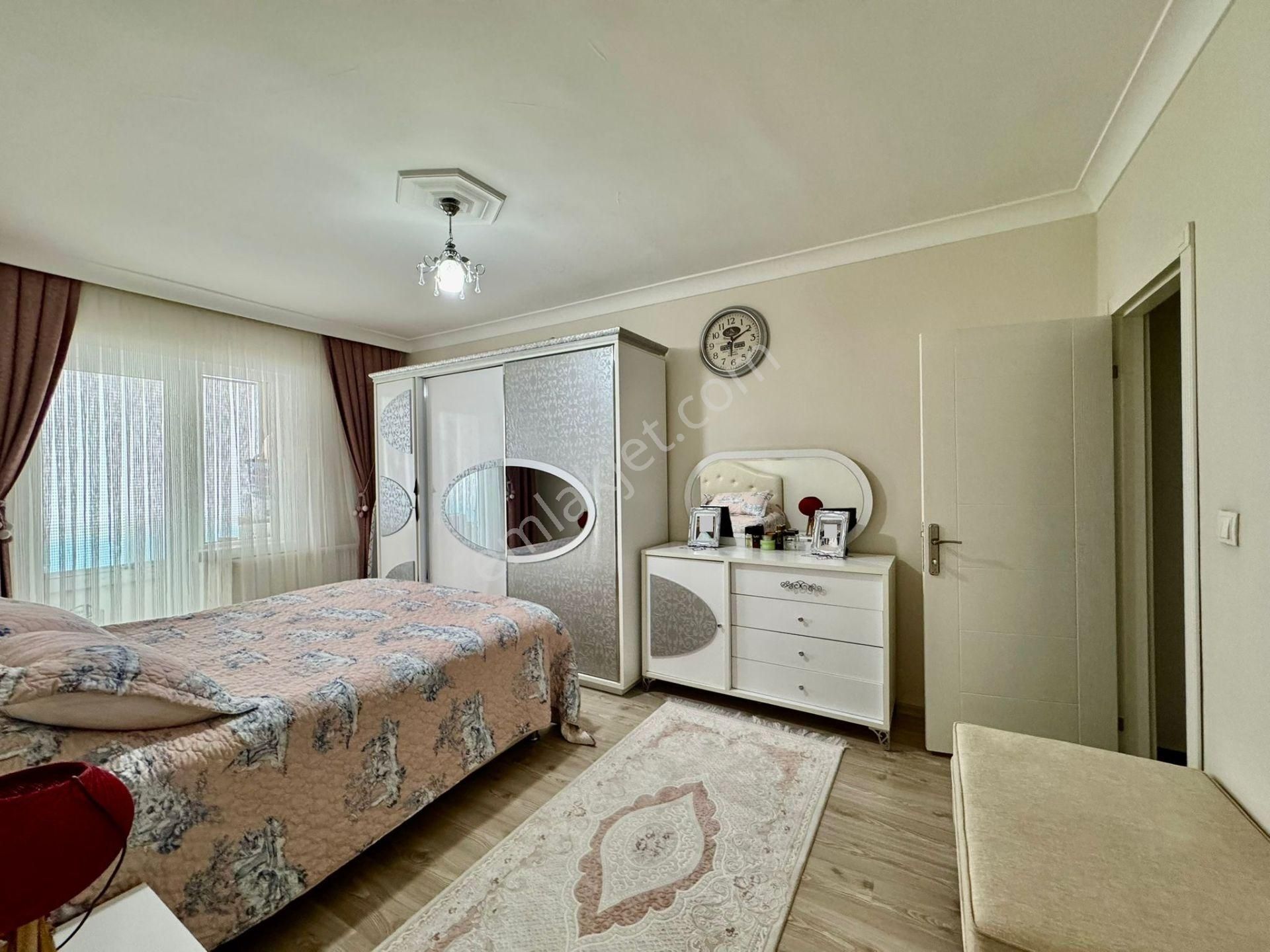 Kalecik Emlak'tan E.banyolu Full Yapılı Merkezi Sistem Kat Sitede 4+1 - Görsel 14