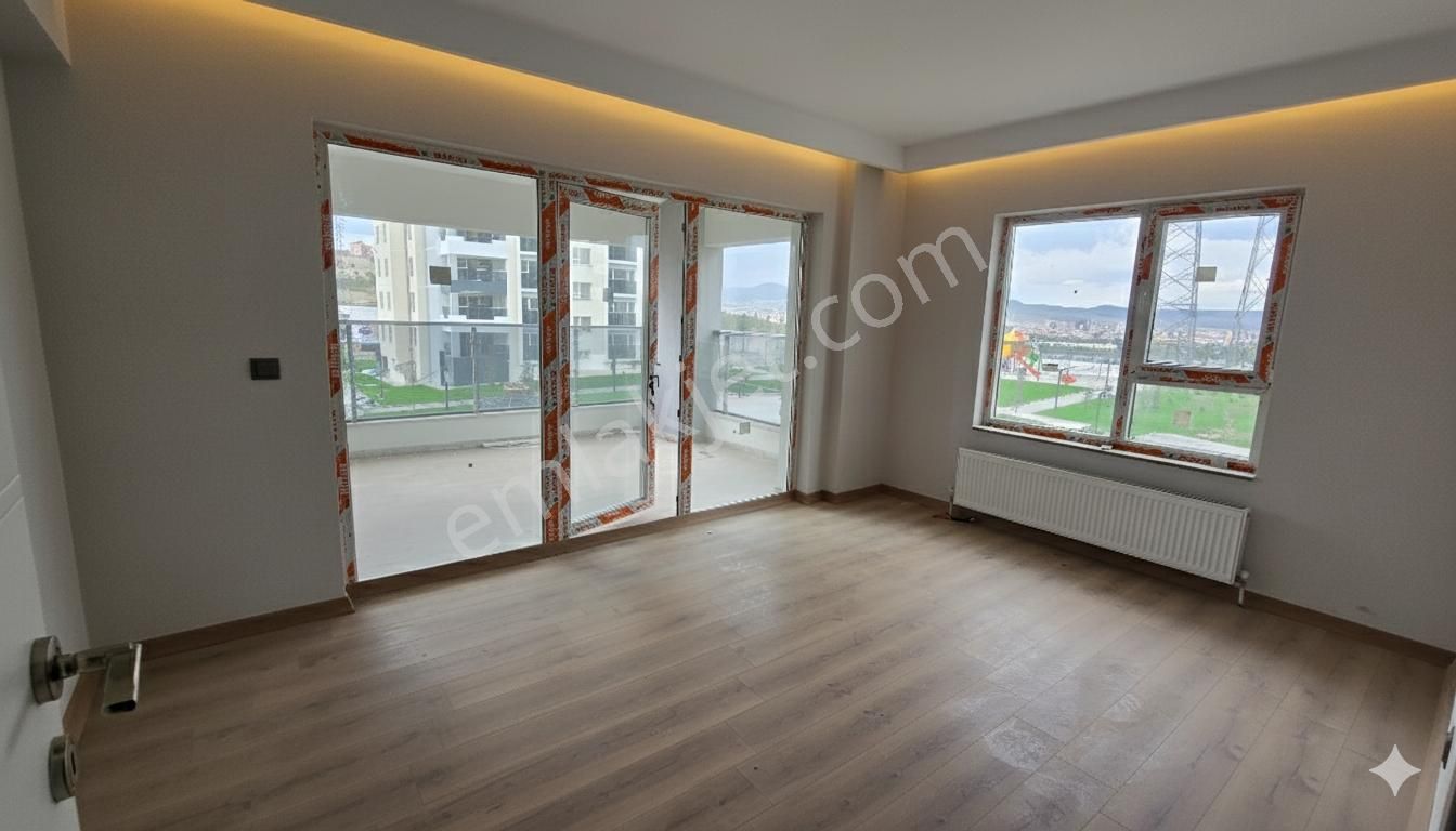 Törekent Mah. Serra Bulvar'da 3. Katta 3+1 Satılık Daire - Görsel 14