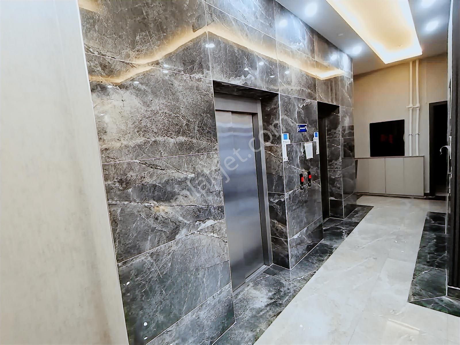 Susuz Merkezde Panoramik Manzaralı G.odalı 4,5+1 Kiralık Daire - Görsel 17