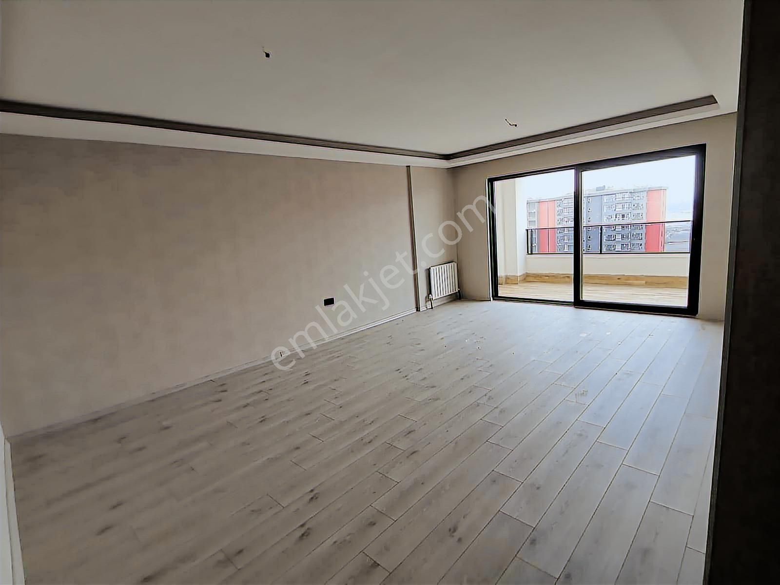 Susuz Merkezde Panoramik Manzaralı G.odalı 4,5+1 Kiralık Daire - Görsel 21