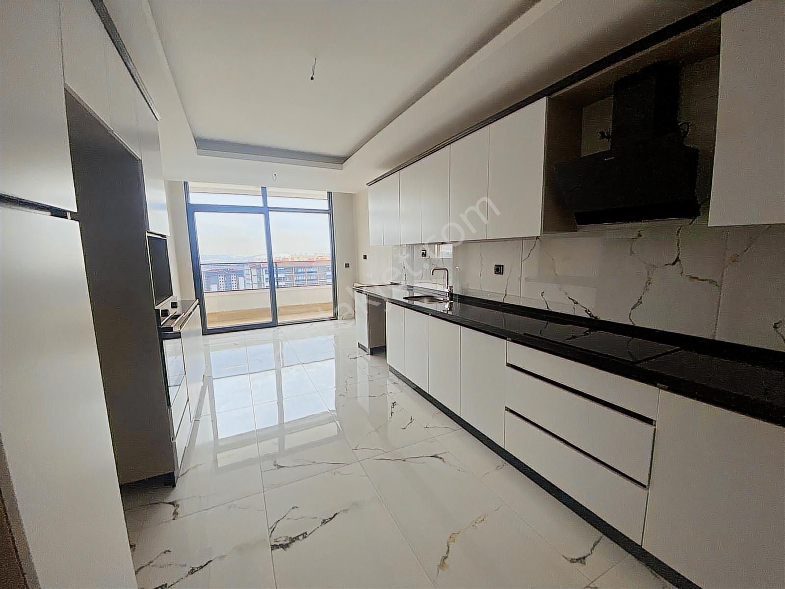 Susuz Merkezde Panoramik Manzaralı G.odalı 4,5+1 Kiralık Daire - Görsel 19