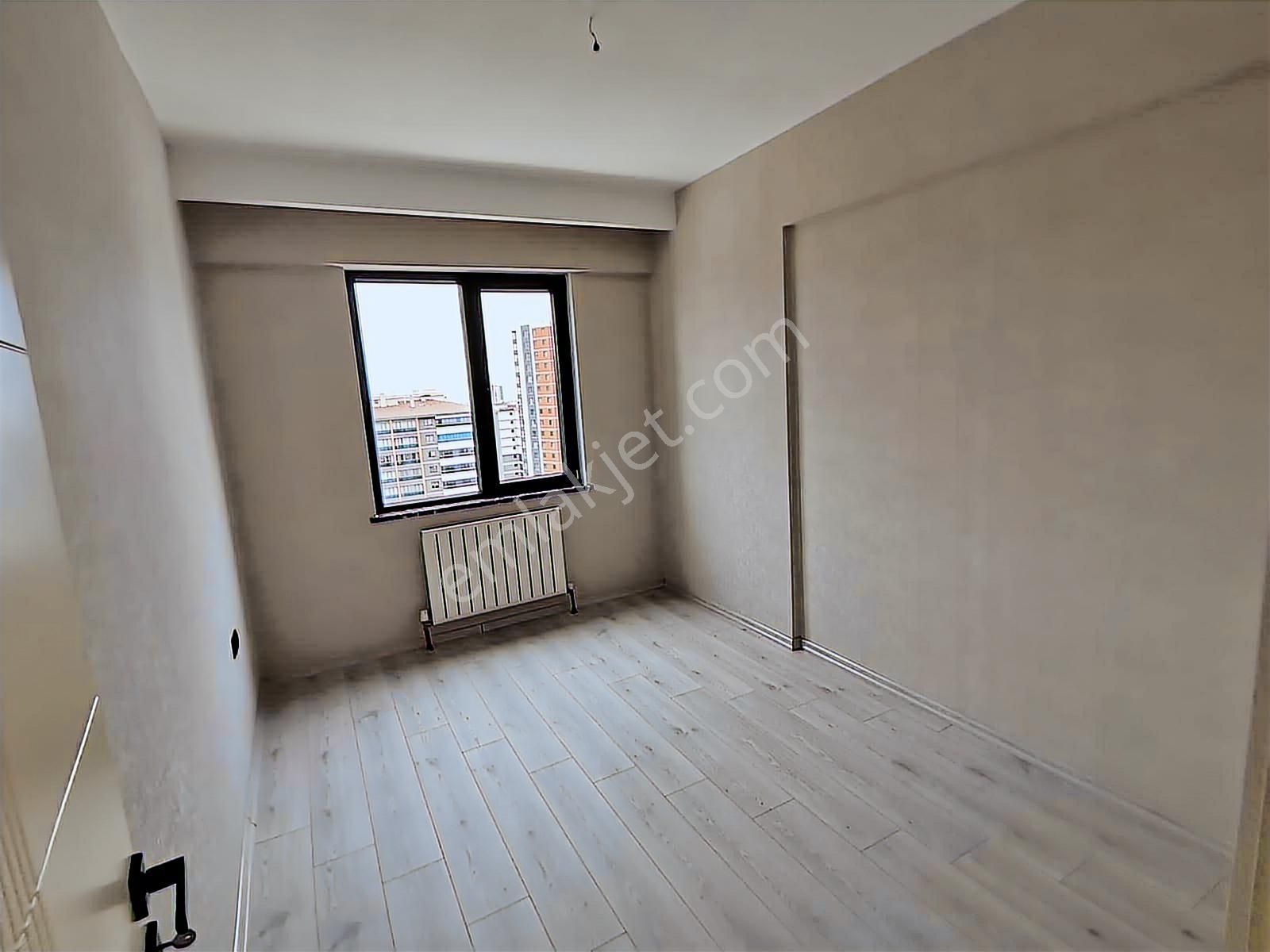 Susuz Merkezde Panoramik Manzaralı G.odalı 4,5+1 Kiralık Daire - Görsel 24