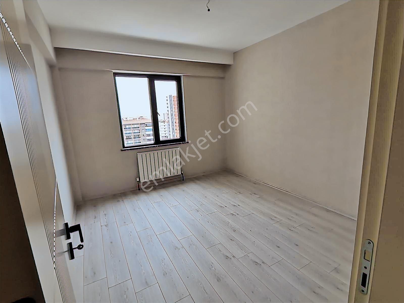 Susuz Merkezde Panoramik Manzaralı G.odalı 4,5+1 Kiralık Daire - Görsel 3