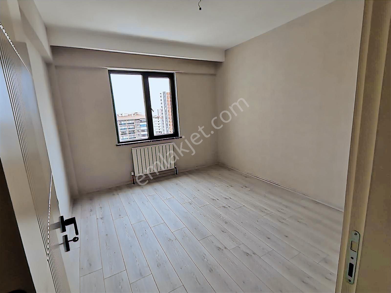 Susuz Merkezde Panoramik Manzaralı G.odalı 4,5+1 Kiralık Daire - Görsel 23