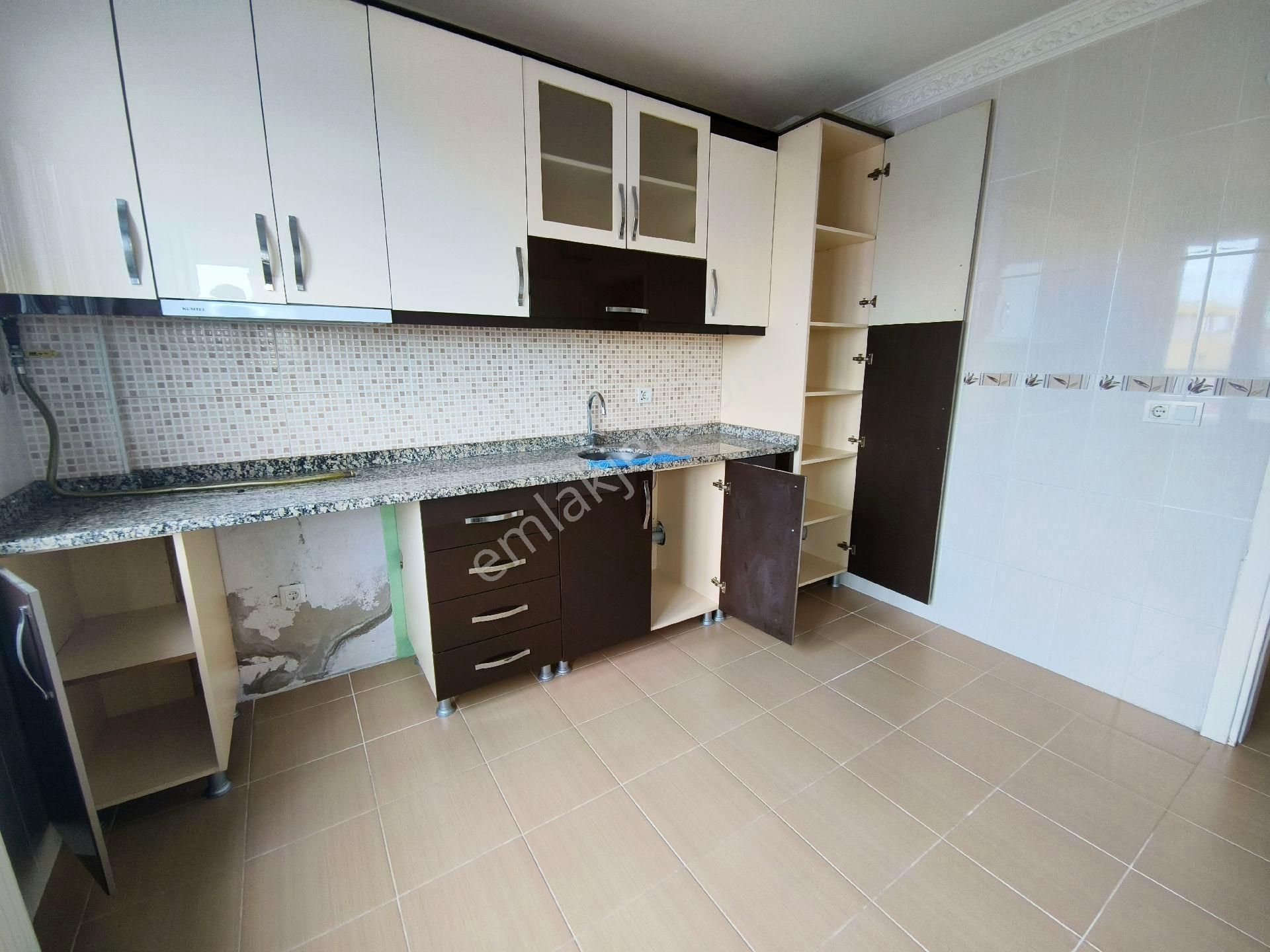 Güneyden Metroya 15 Dakika Yürüme 3+1.125 M2 Balkonlu Daire - Görsel 5