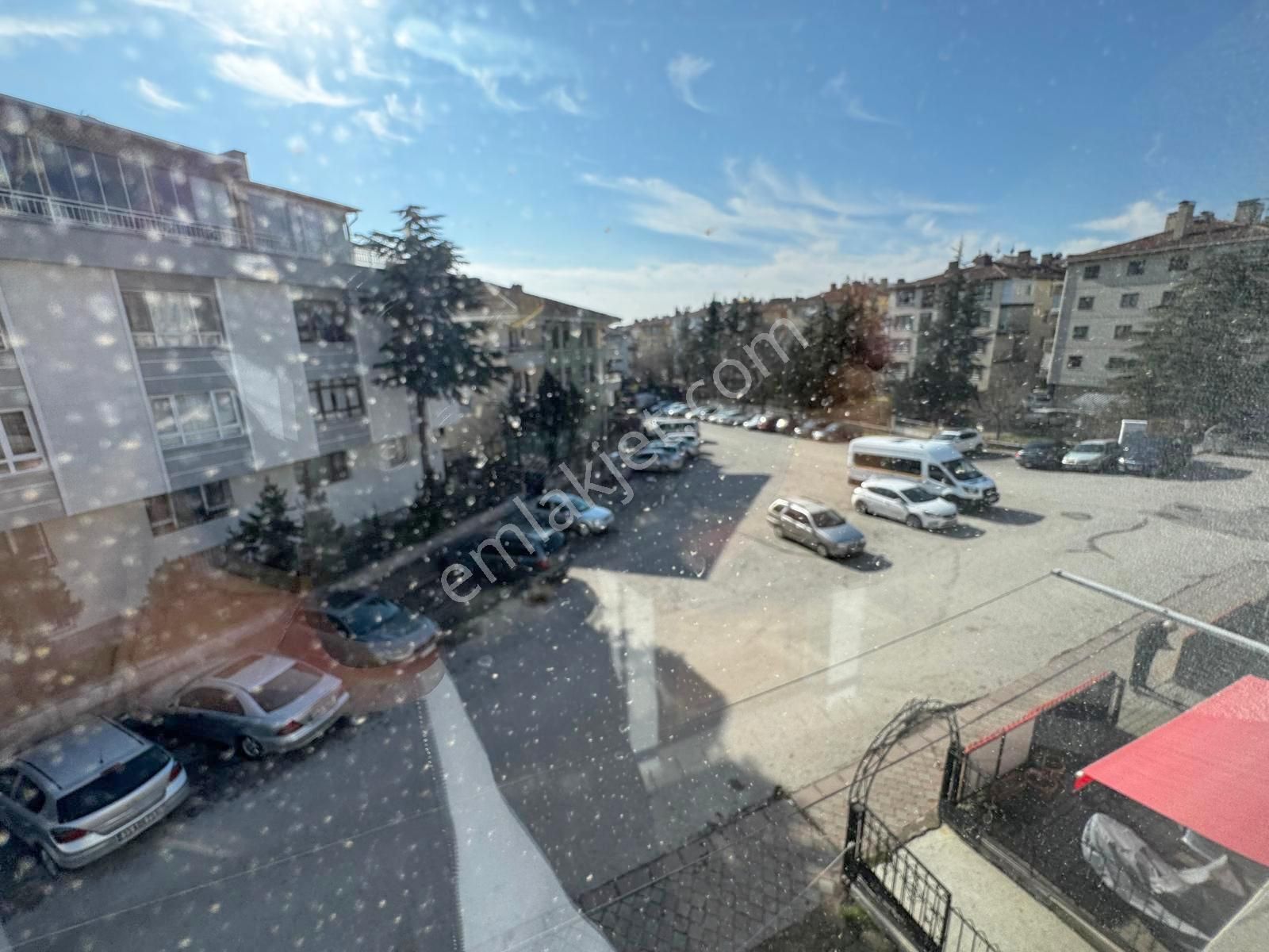 İncirli Tam Merkezde Orta Katta 3+1 Ön Cephe Geniş Balkonlu - Görsel 24