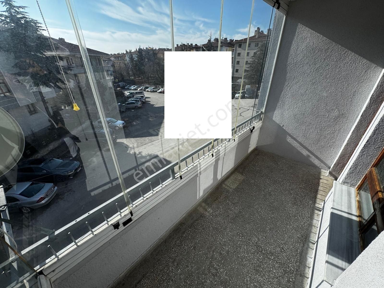 İncirli Tam Merkezde Orta Katta 3+1 Ön Cephe Geniş Balkonlu - Görsel 23