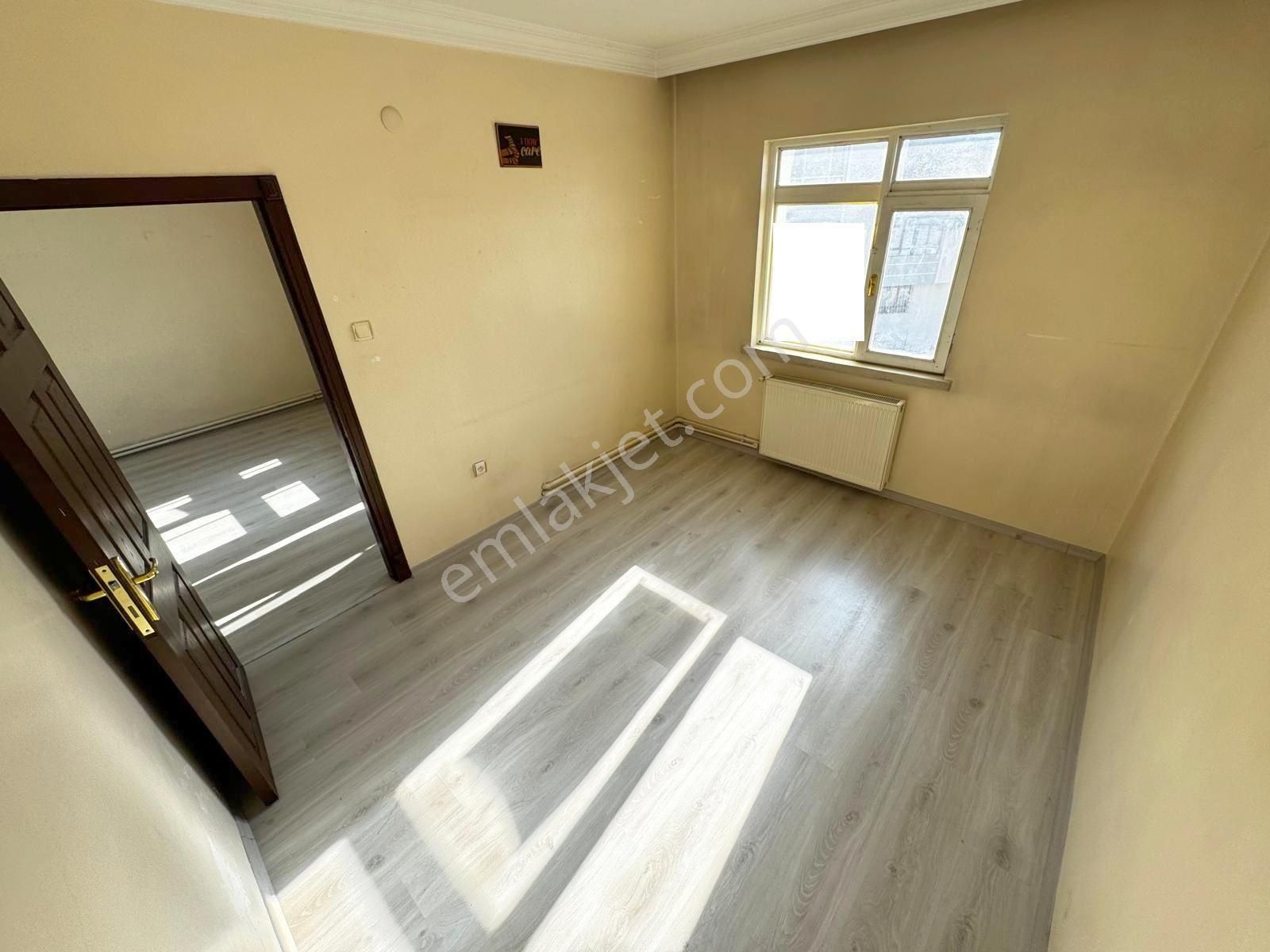 İncirli Tam Merkezde Orta Katta 3+1 Ön Cephe Geniş Balkonlu - Görsel 19