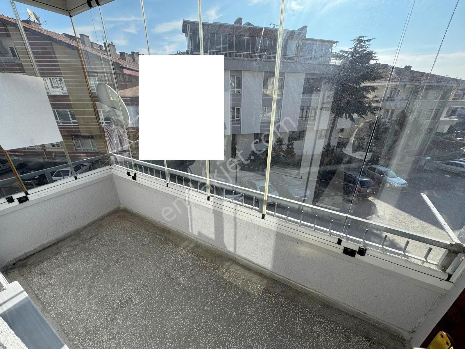 İncirli Tam Merkezde Orta Katta 3+1 Ön Cephe Geniş Balkonlu - Görsel 22