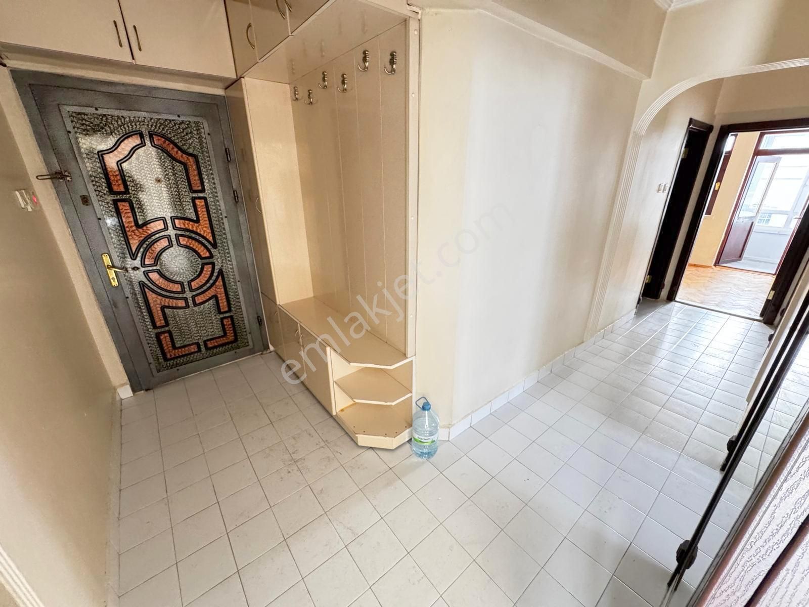 İncirli Tam Merkezde Orta Katta 3+1 Ön Cephe Geniş Balkonlu - Görsel 26