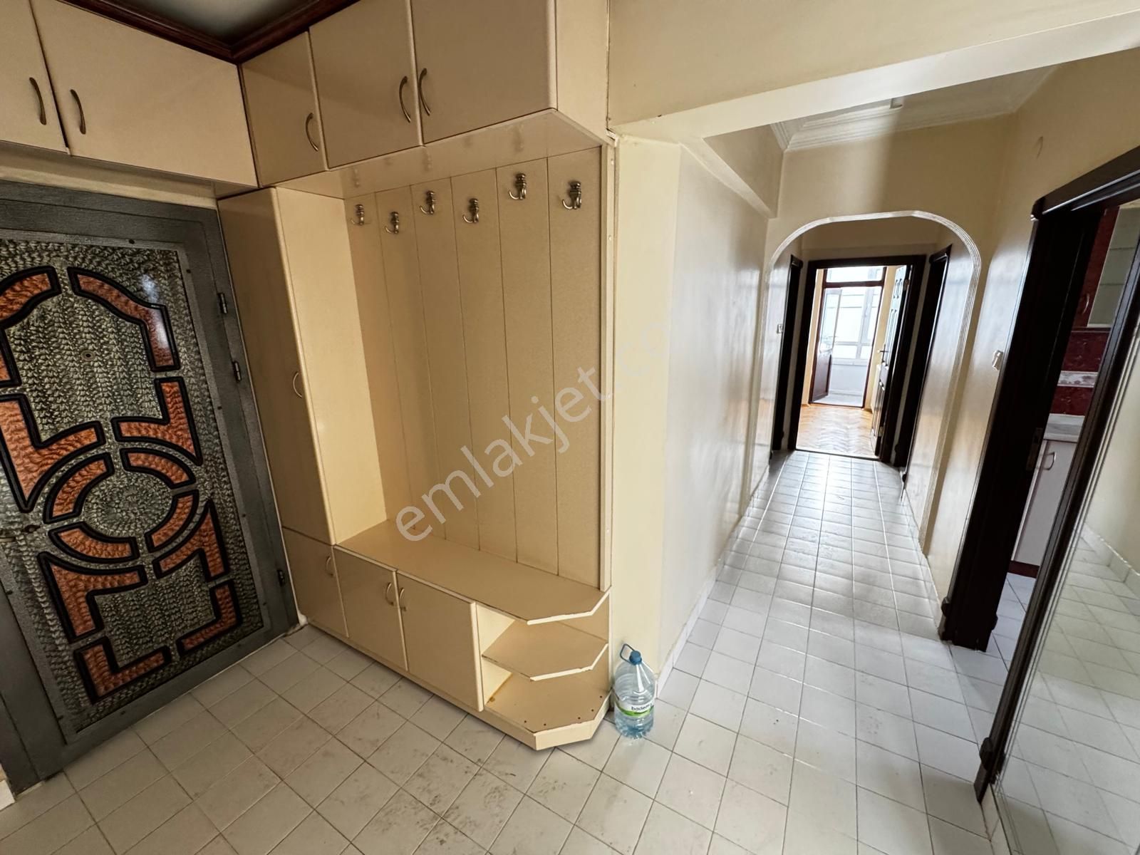 İncirli Tam Merkezde Orta Katta 3+1 Ön Cephe Geniş Balkonlu - Görsel 28