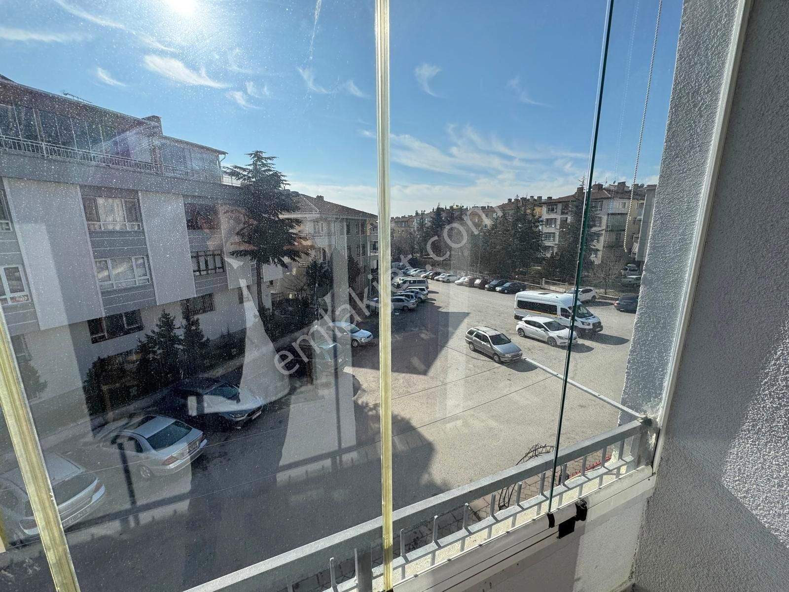 İncirli Tam Merkezde Orta Katta 3+1 Ön Cephe Geniş Balkonlu - Görsel 27