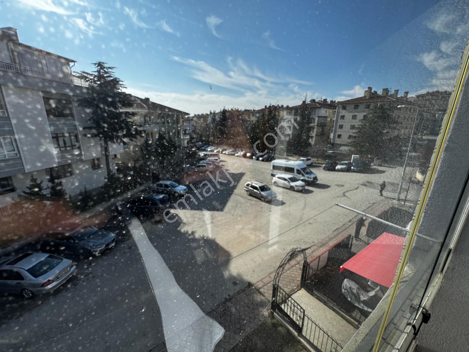 İncirli Tam Merkezde Orta Katta 3+1 Ön Cephe Geniş Balkonlu - Görsel 25