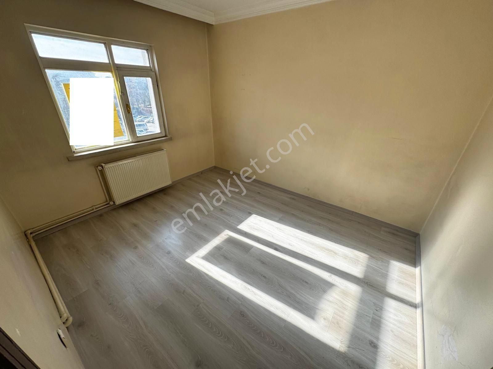 İncirli Tam Merkezde Orta Katta 3+1 Ön Cephe Geniş Balkonlu - Görsel 18