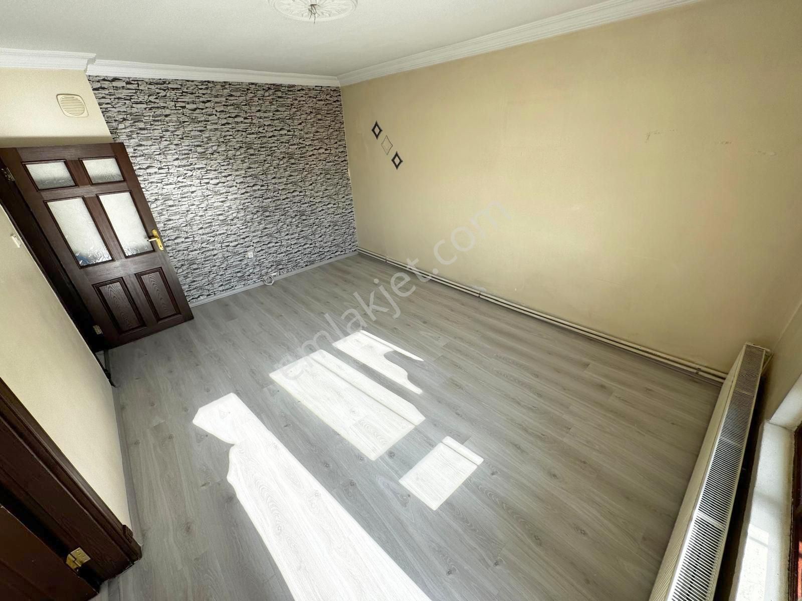 İncirli Tam Merkezde Orta Katta 3+1 Ön Cephe Geniş Balkonlu - Görsel 21