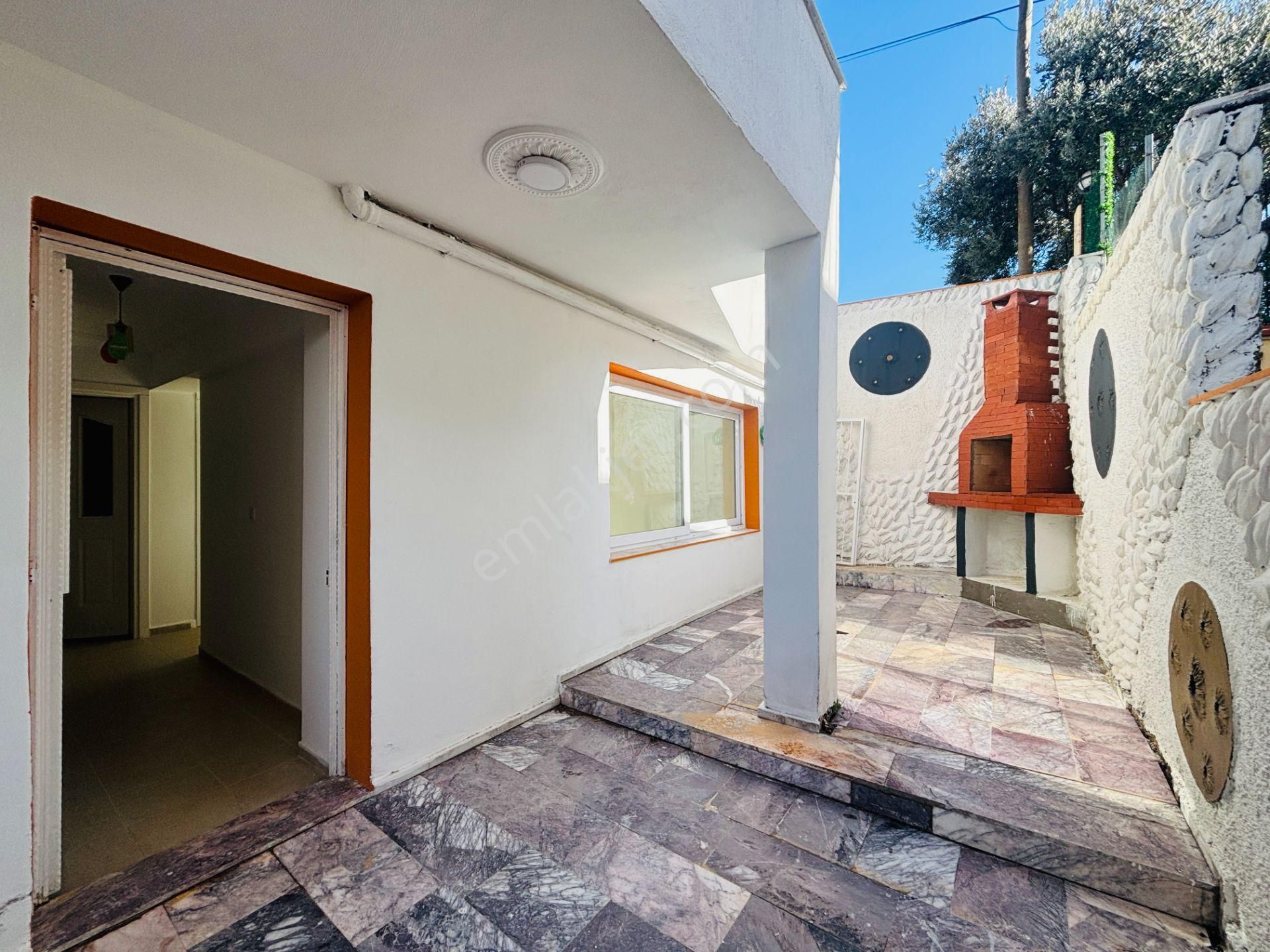 İzmir Seferihisar Ürkmez'de Merkezi Konumda Bahçeli Sıfır Yapılı 2+1 Satılık Daire - Görsel 4