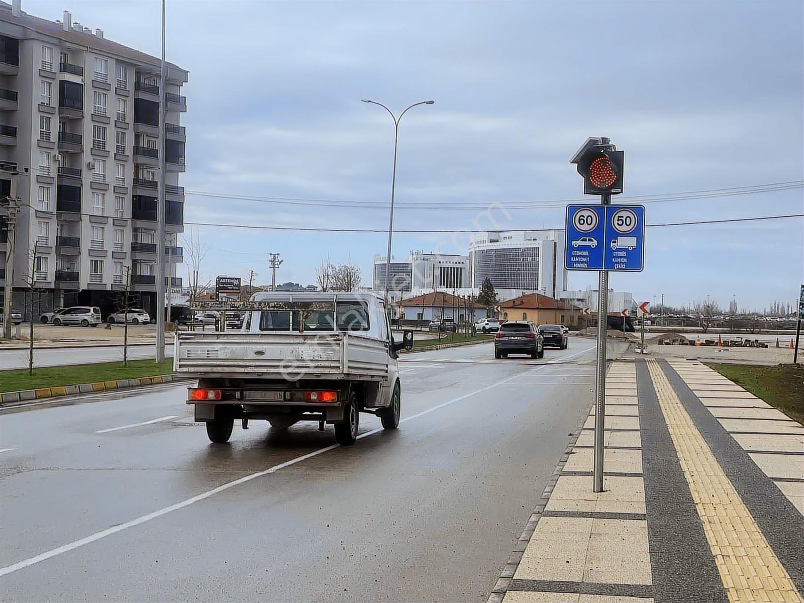 Aksaray Tacin De Büyük Ölçekli Satılık Ticari Ve Kınut Arsası