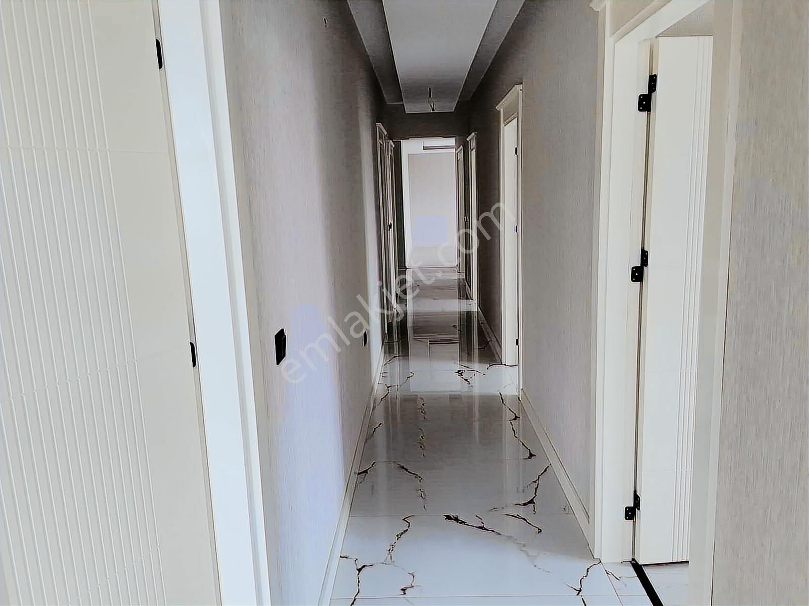 Susuz'da Panoramik Manzaralı Sıfır 4,5+1 Satılık Daire - Görsel 12