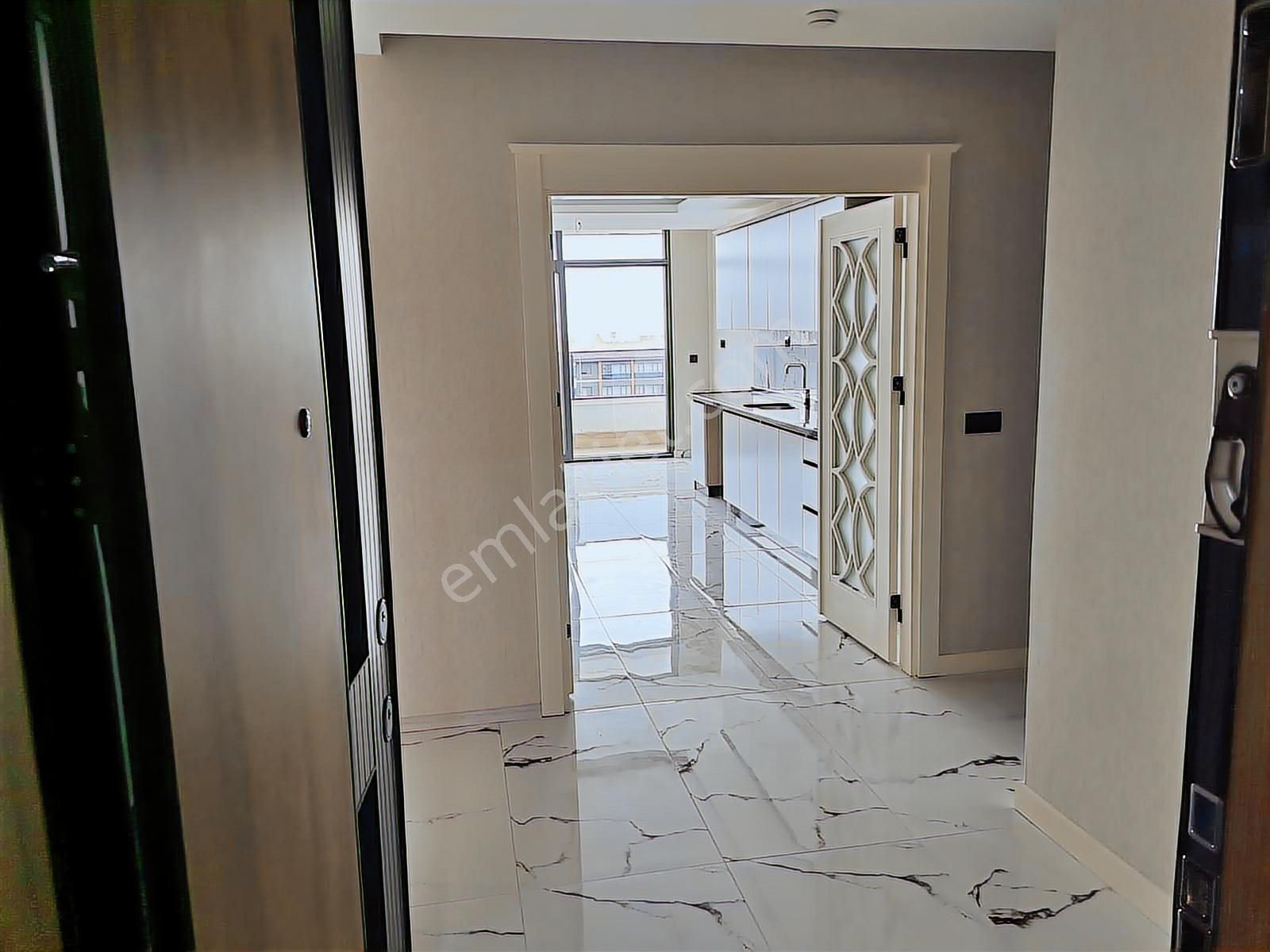 Susuz'da Panoramik Manzaralı Sıfır 4,5+1 Satılık Daire - Görsel 6