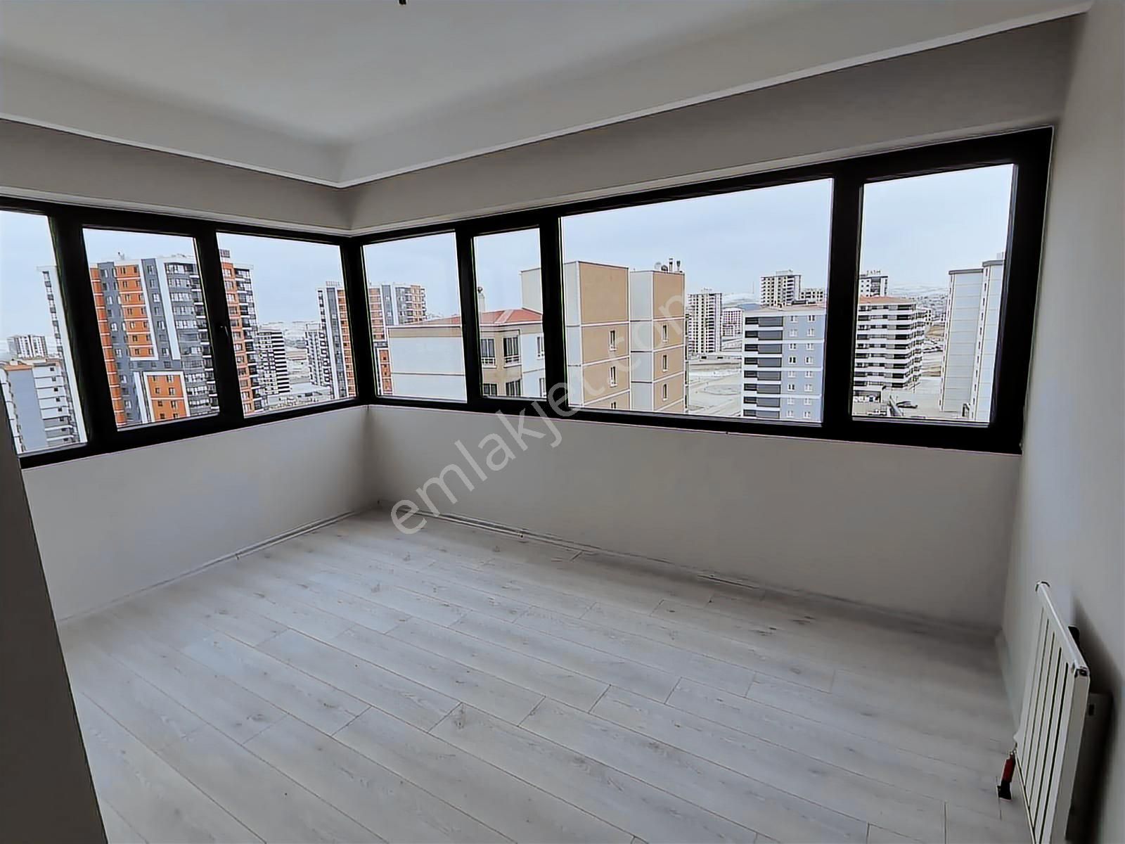 Susuz'da Panoramik Manzaralı Sıfır 4,5+1 Satılık Daire - Görsel 16