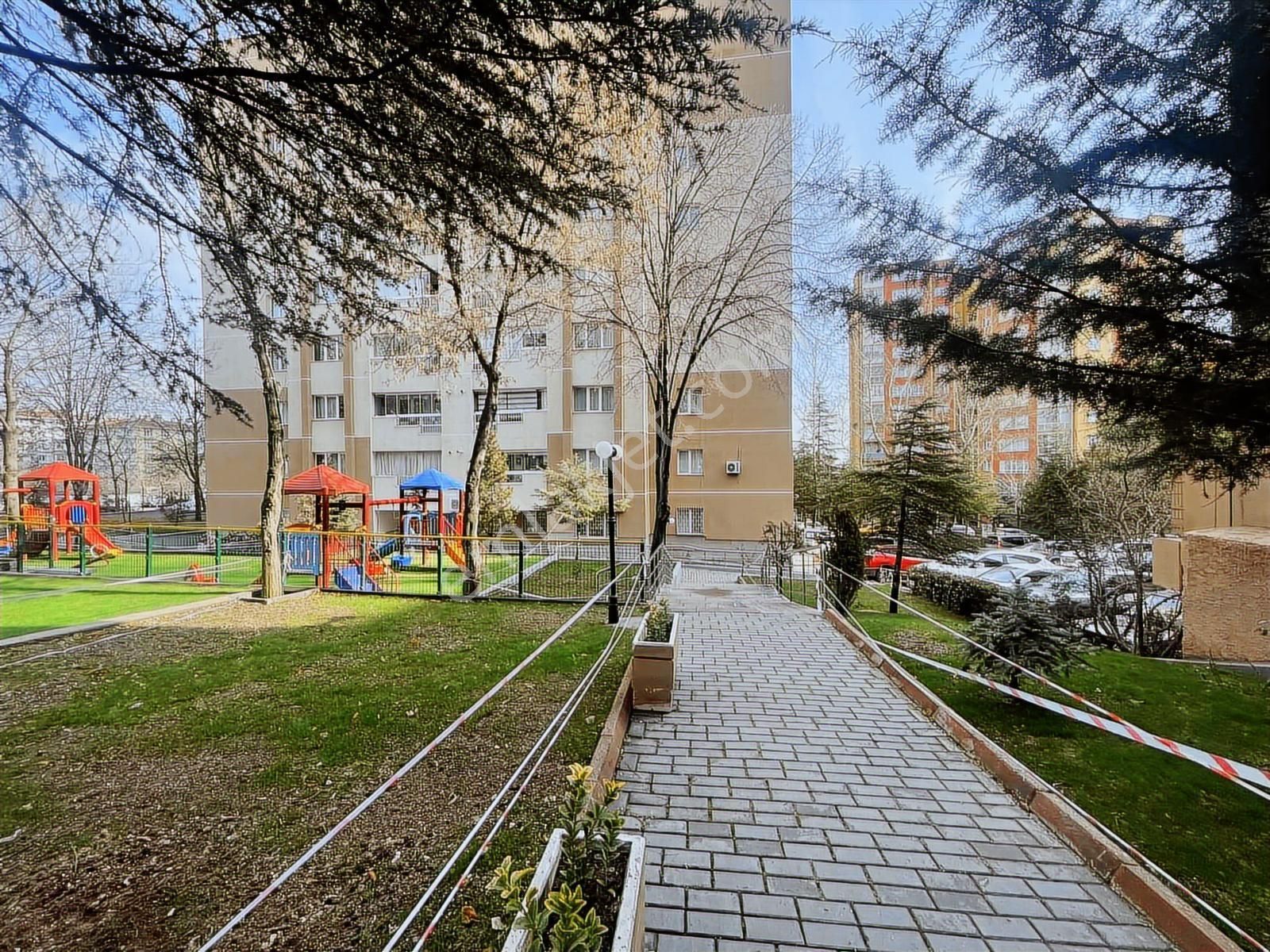 Demetevler Mah.sayıştay Sitesi Kiralık 3+1 Daire - Görsel 3