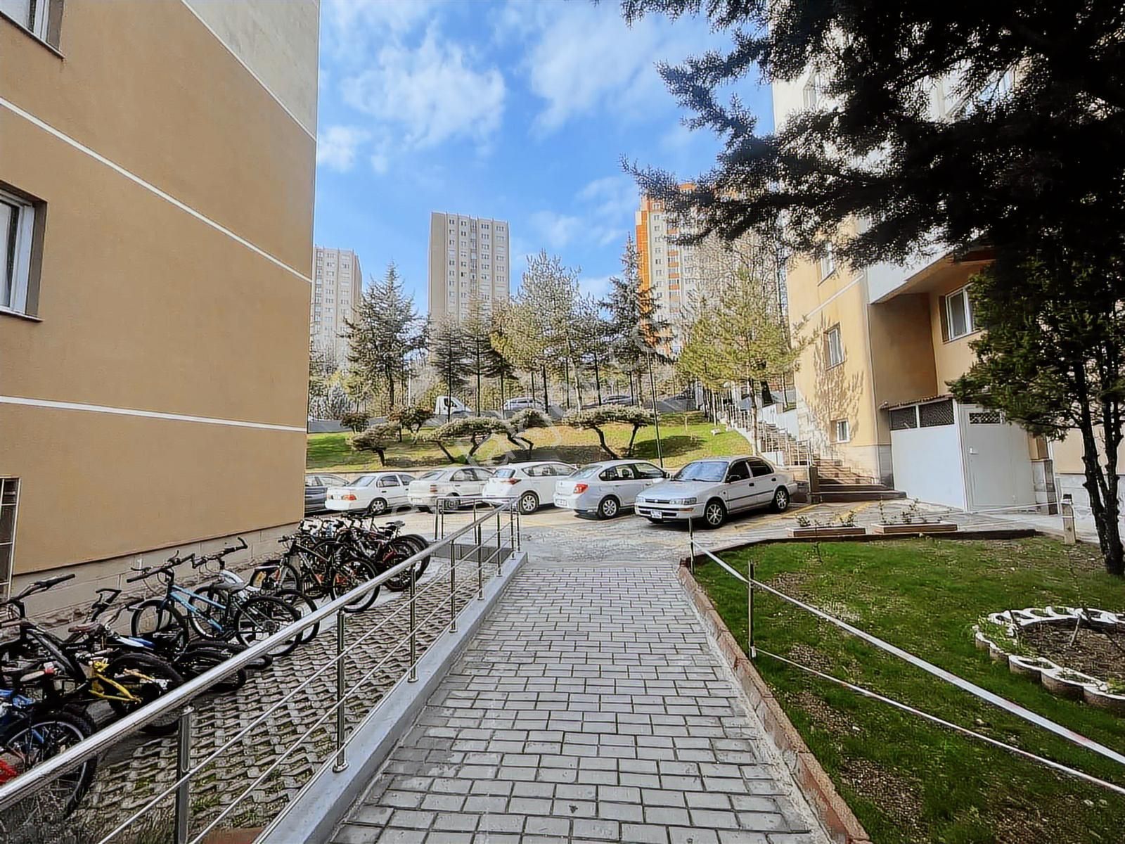 Demetevler Mah.sayıştay Sitesi Kiralık 3+1 Daire