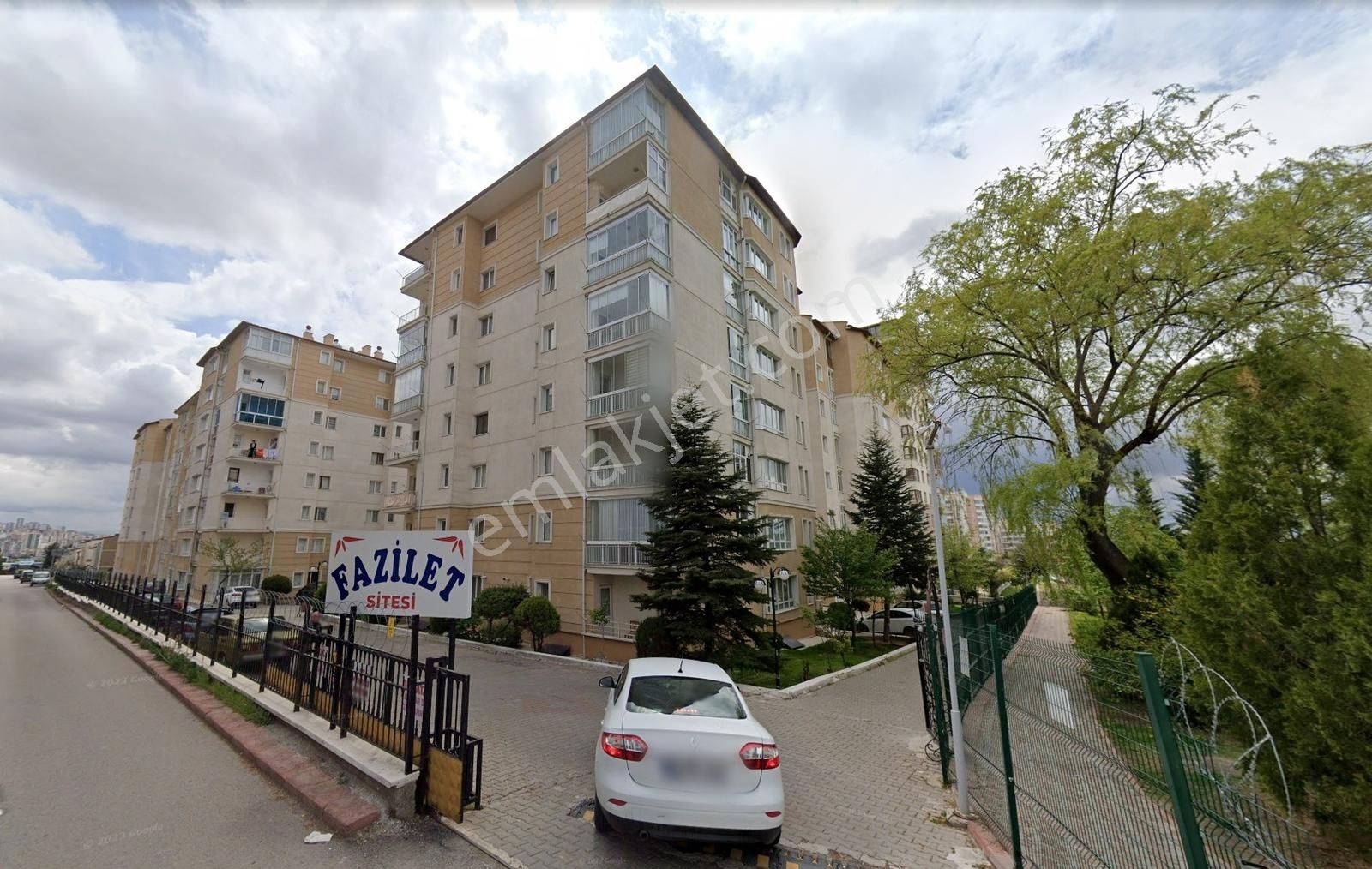 Yenimahalle Serhat Mah. Fazilet Sitesinde 3+1 Satılık Daire