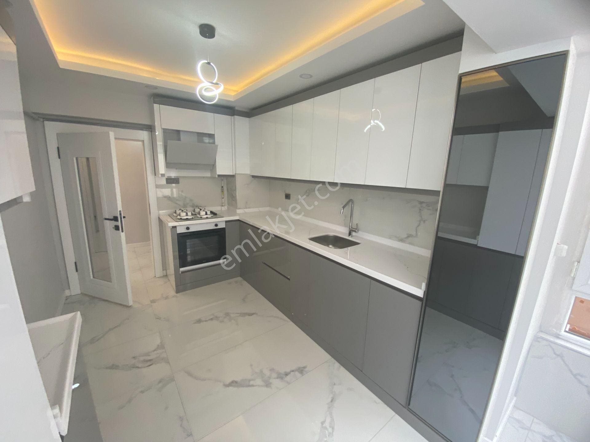 Umut 19 Dan Elvan Mah. Geniş Lüks Yapılı 3+1 Satılık Daire! - Görsel 9