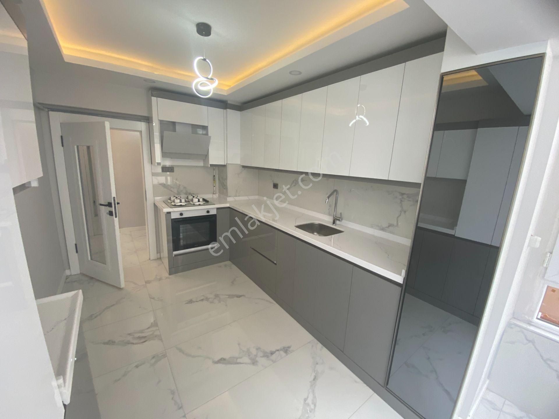 Umut 19 Dan Elvan Mah. Geniş Lüks Yapılı 3+1 Satılık Daire! - Görsel 5