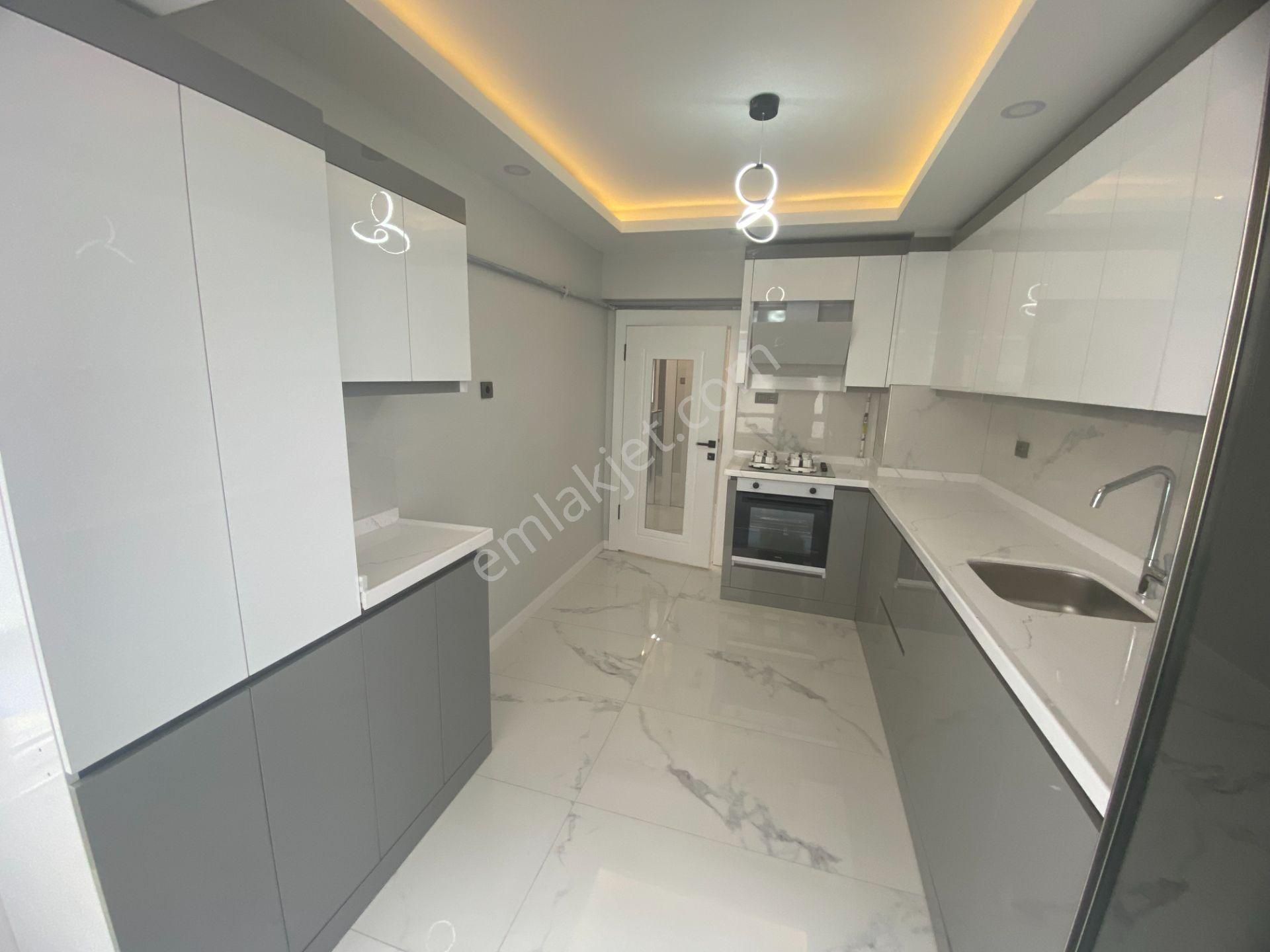 Umut 19 Dan Elvan Mah. Geniş Lüks Yapılı 3+1 Satılık Daire! - Görsel 11