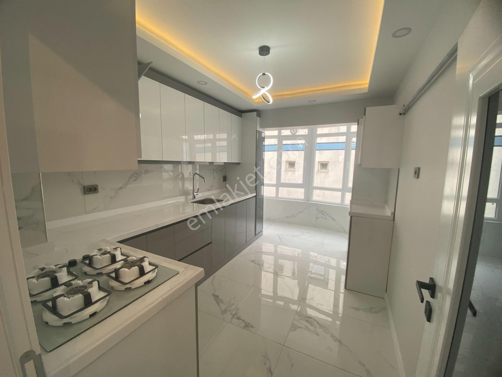 Umut 19 Dan Elvan Mah. Geniş Lüks Yapılı 3+1 Satılık Daire! - Görsel 7