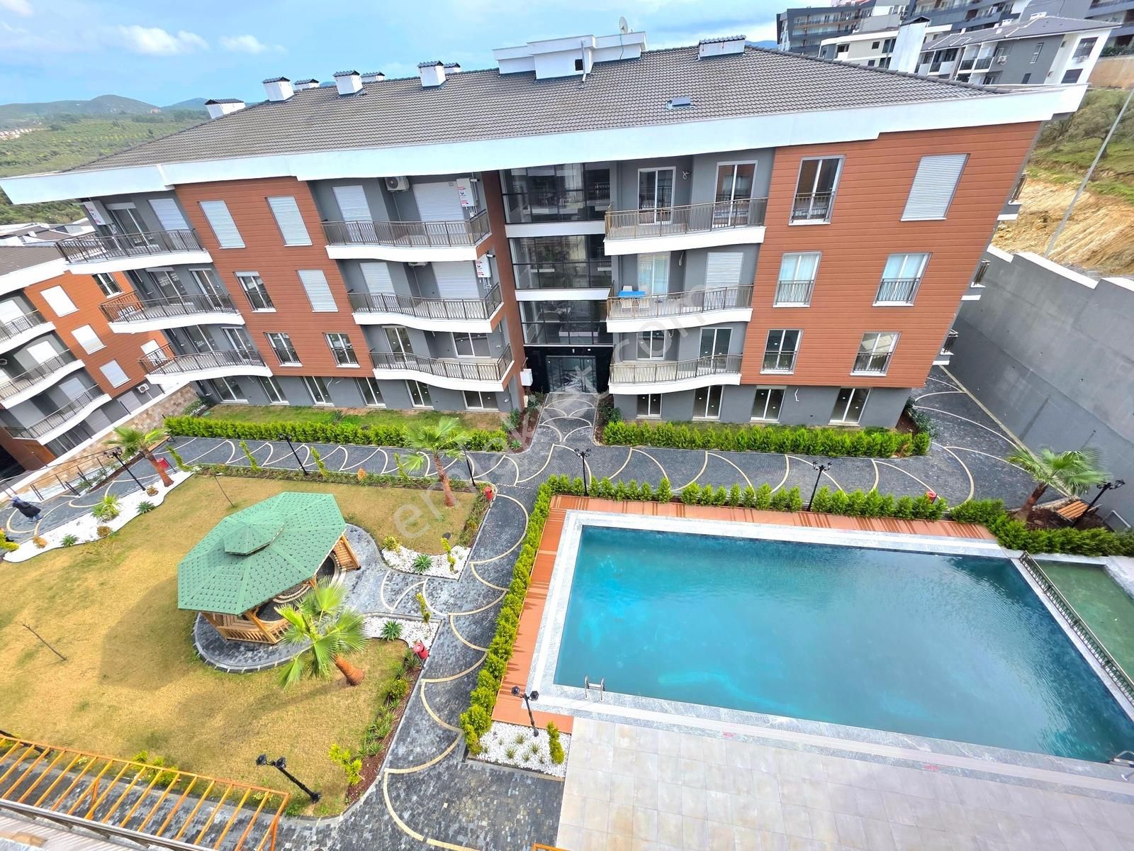 Kuşadası Değirmendere'de Satılık 3+1 Sıfır Daire