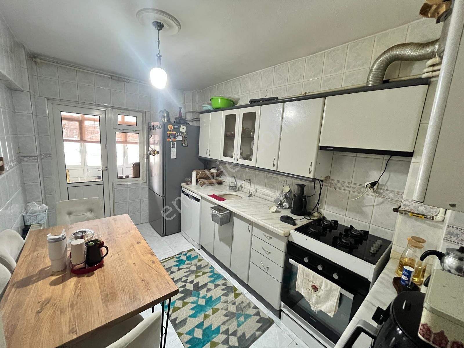 Koza Emlak'tan Akşemsettin Mahalesinde Katta Yapılı Bağımsız Köşe Bina Da 3+1 Satılık Dairee - Görsel 3