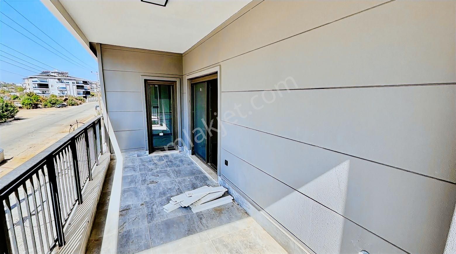 Aksu Macun Mahallesinde Site İçerisinde 3+1 Kiralık Daire - Görsel 2