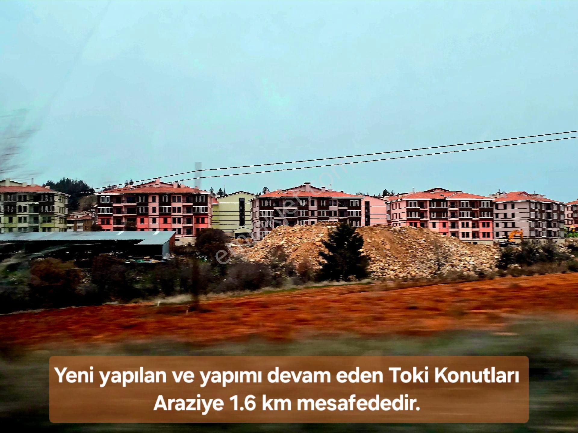 Denizli Bekilli Üçkuyu'da 1.161 M2 Karayolu Yanı, İlçe Toki Köy Manzaralı Tarla. Açıklamayı Okuyunuz - Görsel 28