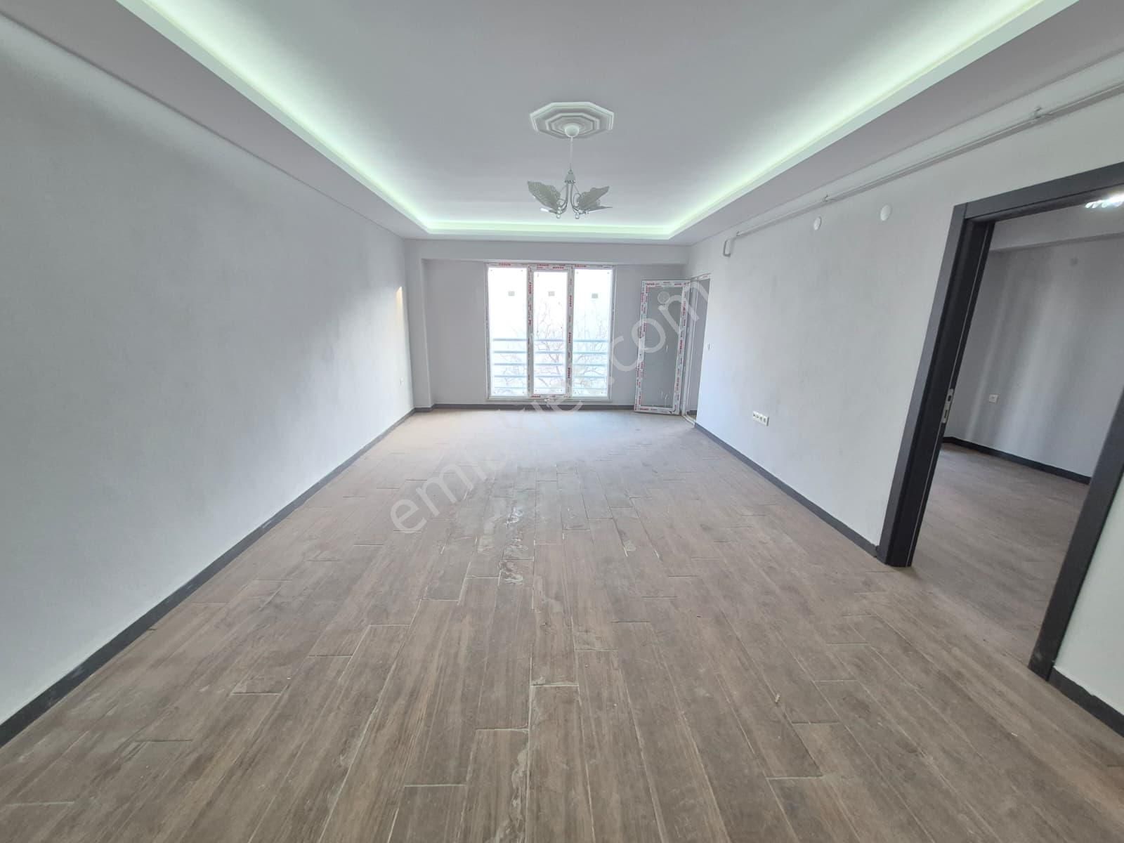 Delux'den Kumbağ Mah.'de Plaja Yürüme Mesafesinde Satılık Geniş 1+1 Daire - Görsel 2