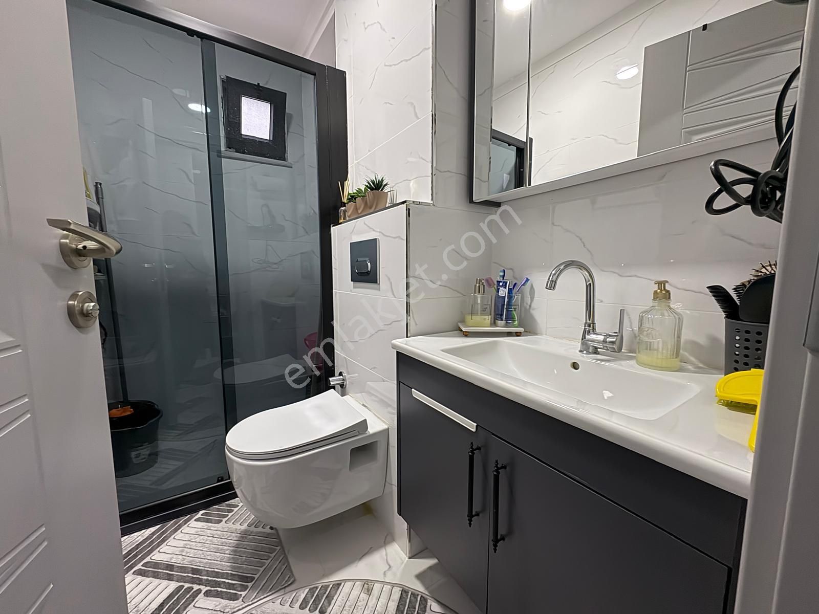 Bayrampaşa Cumhuriyet Caddesinde Bir Yaşında Satılık Dubleks - Görsel 2