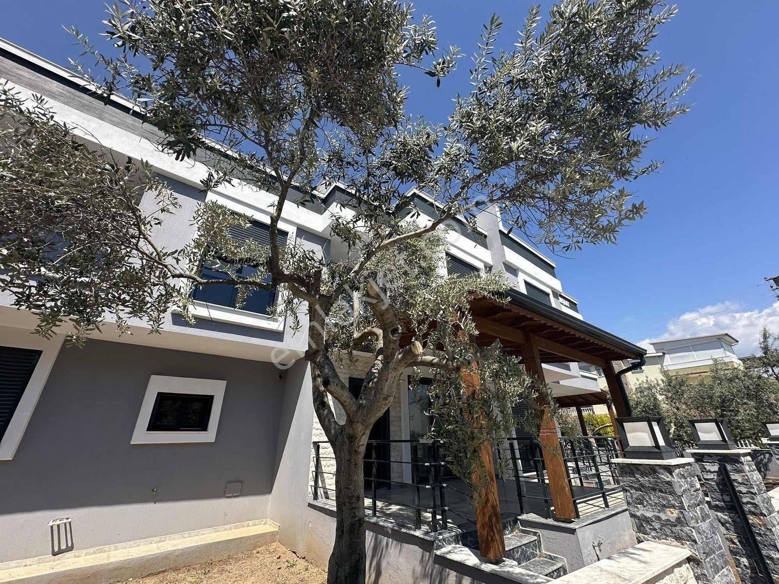 İzmir Seferihisar Doğanbey De Satılık 2+1 Yazlık Villa